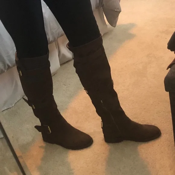 Gentle Souls by Kenneth Cole brown boots - Picture 3 of 8